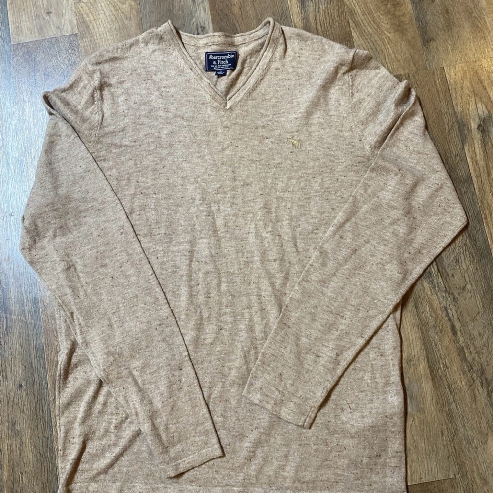Abercrombie & Fitch Men's Beige V-Neck Sweater